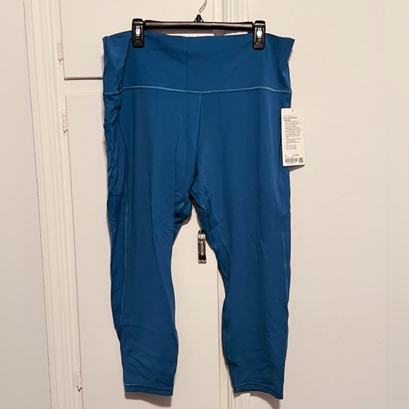 Price Firm - Lululemon Align High Rise Legging with Pockets - Picture 3 of 4